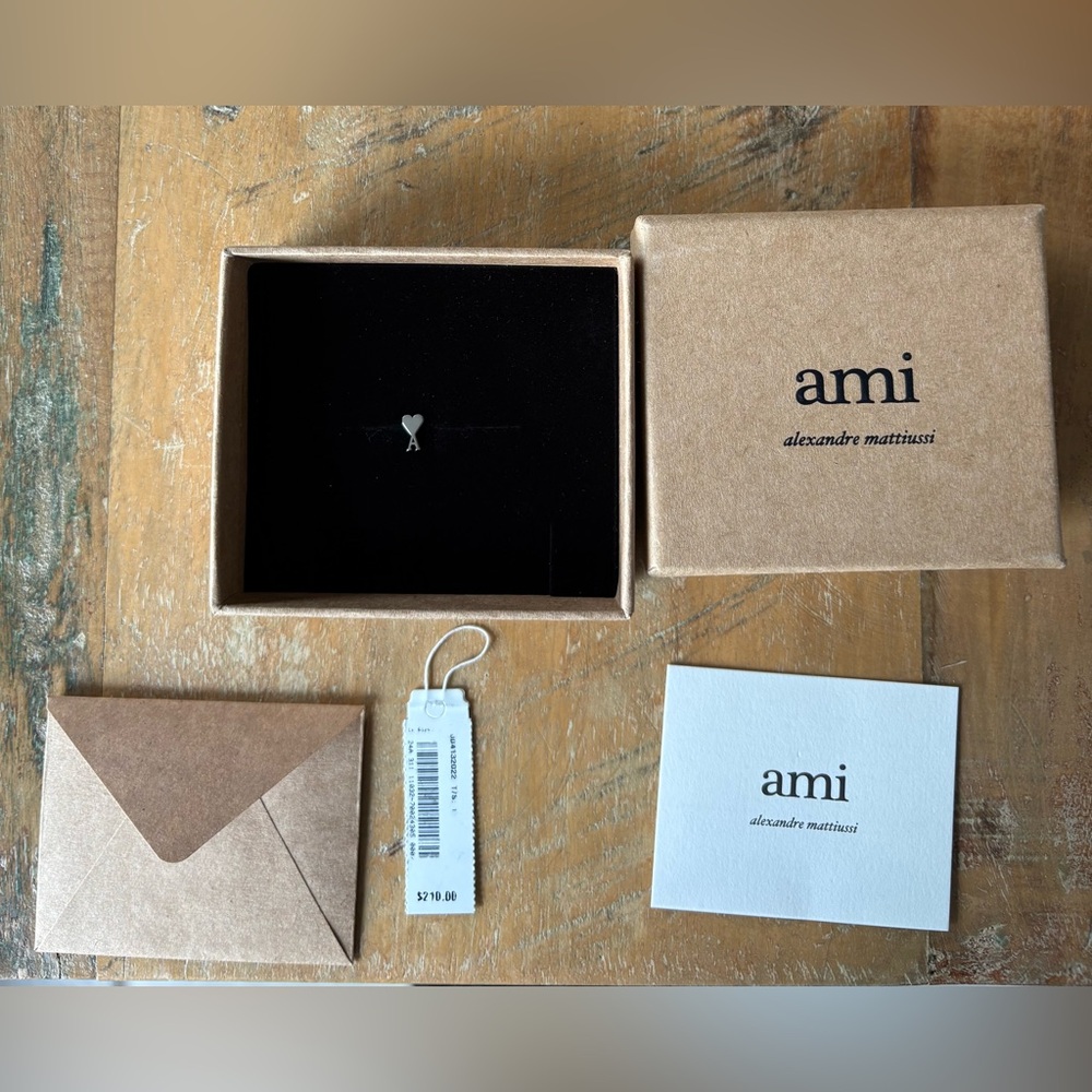 Unisex! Brand new Ami Alexandre Mattiussi Tan Gift Box